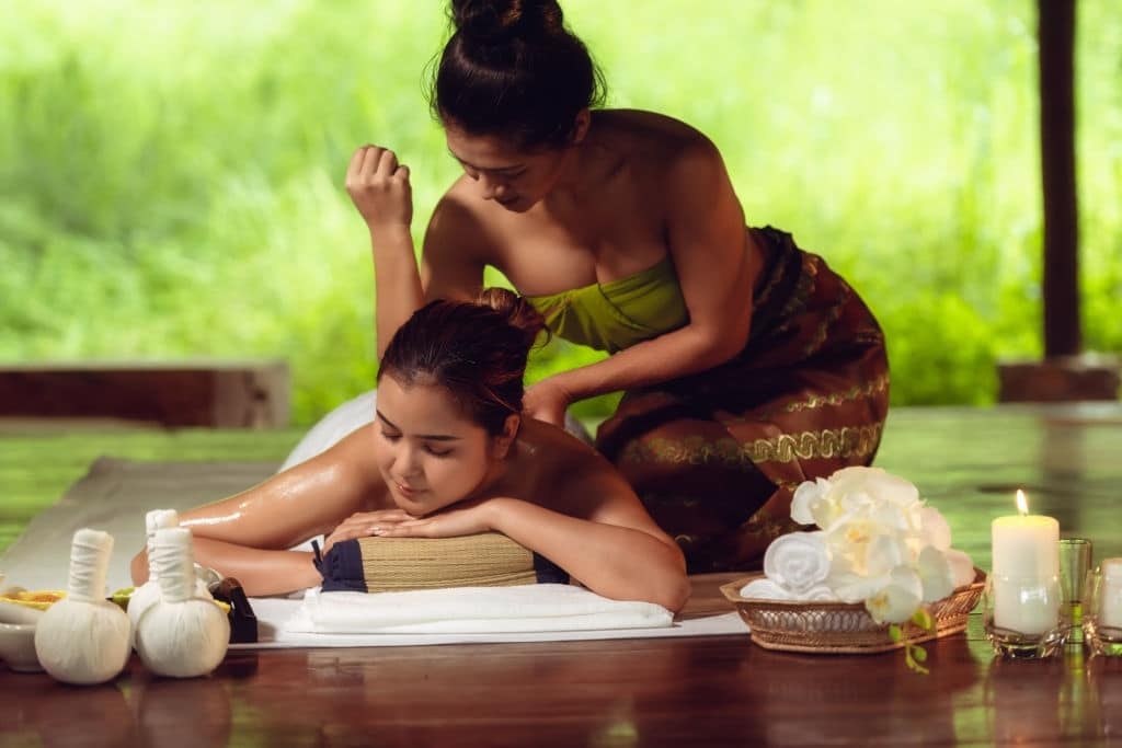 Il massaggio thailandese tradizionale