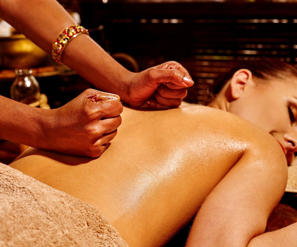 Scopri il corso di massaggio ayurvedico vatabyangam a Bolzano